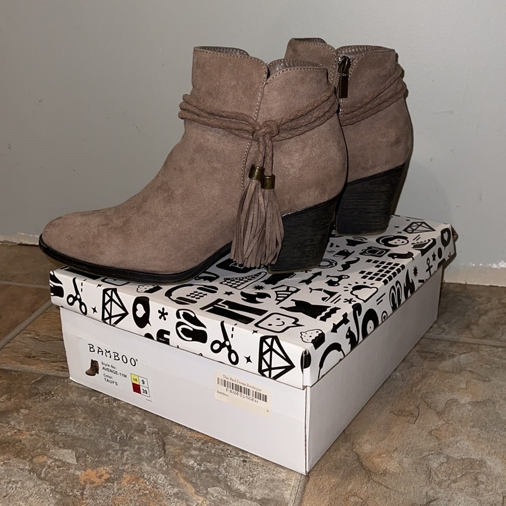 Booties - Picture 4 of 4